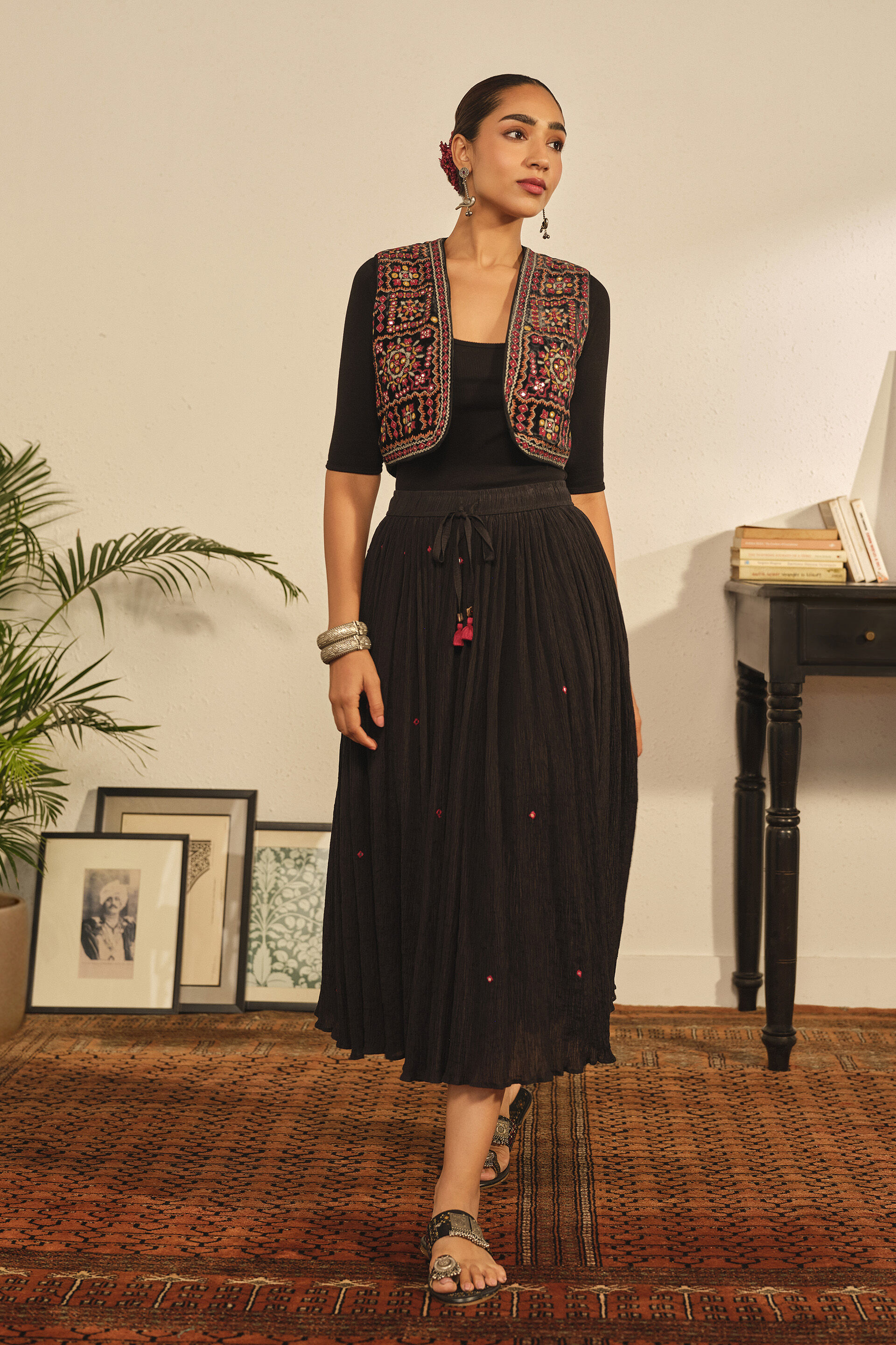 Mirror Detailed Flared Skirt in Black, Black, image 4